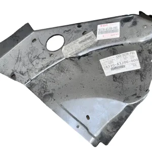 Taniej Blacha nadkola prawa przód Suzuki