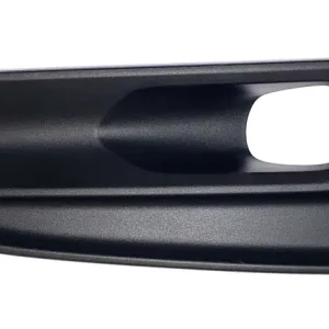 Zaślepka prawa zderzaka przedniego Premium